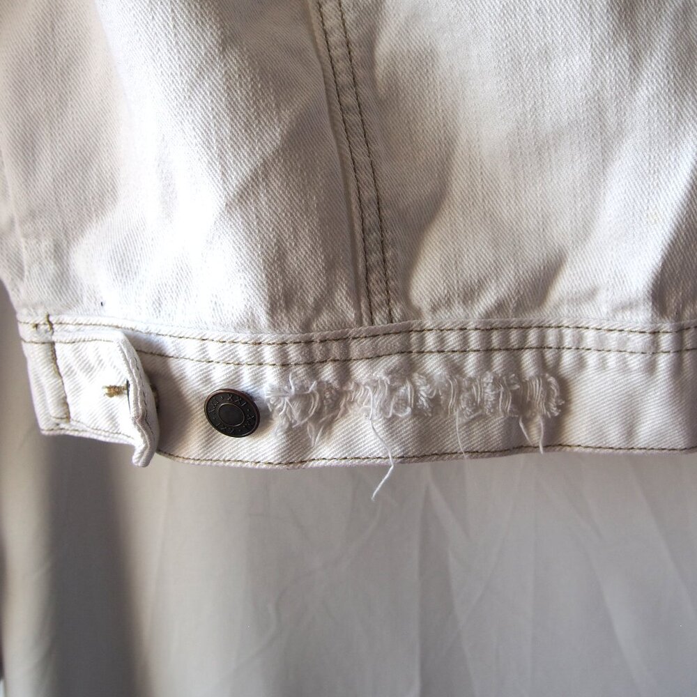 Forever 21 Distressed White Cropped Denim Jacket, Long sleeved, Size L - Picture 10 of 16